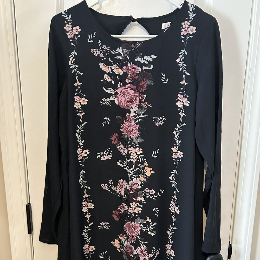 Long sleeve floral mini-dress